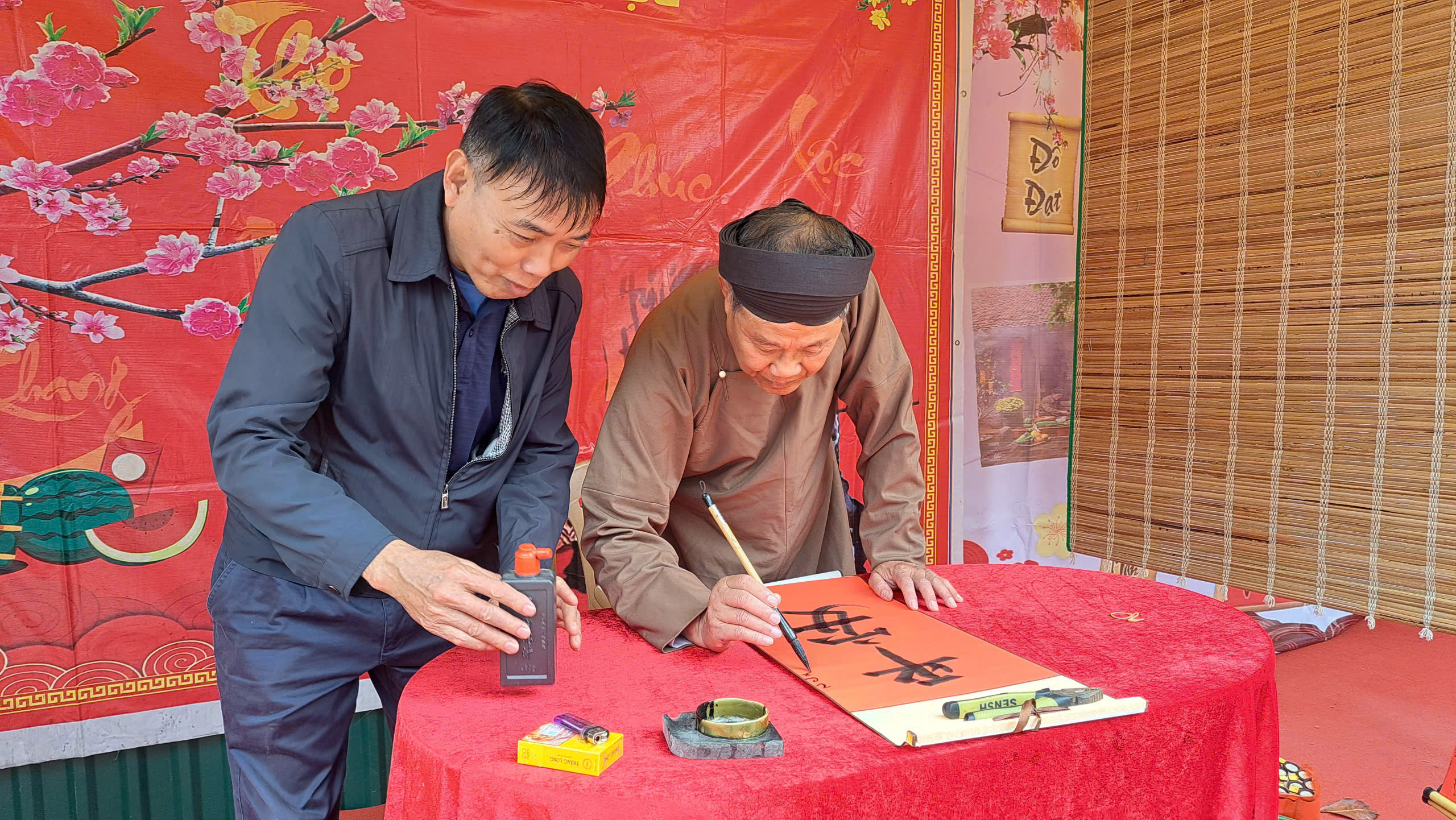 Anh-tin-bai